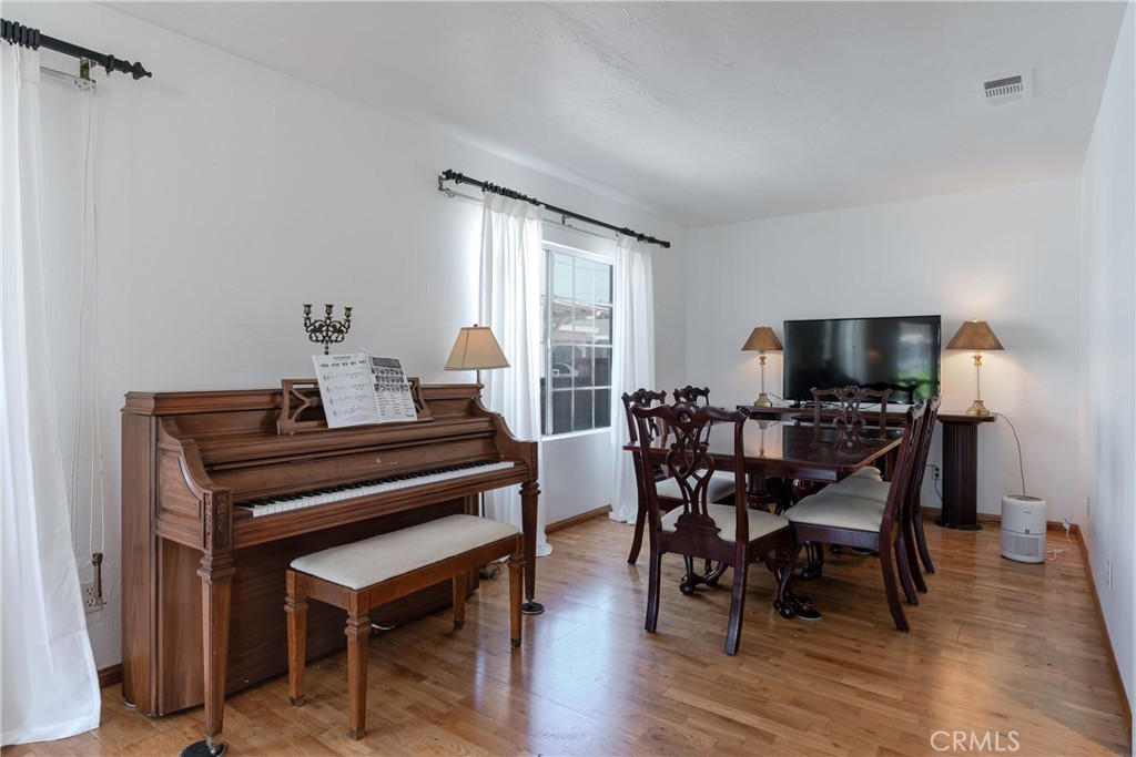 1850 S California Street