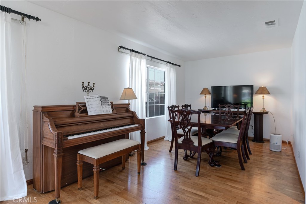 1850 S California Street