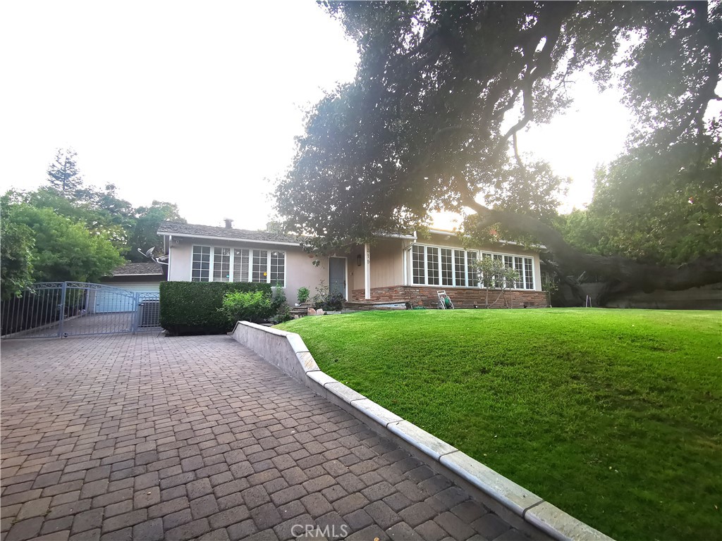 319 Vaquero Road