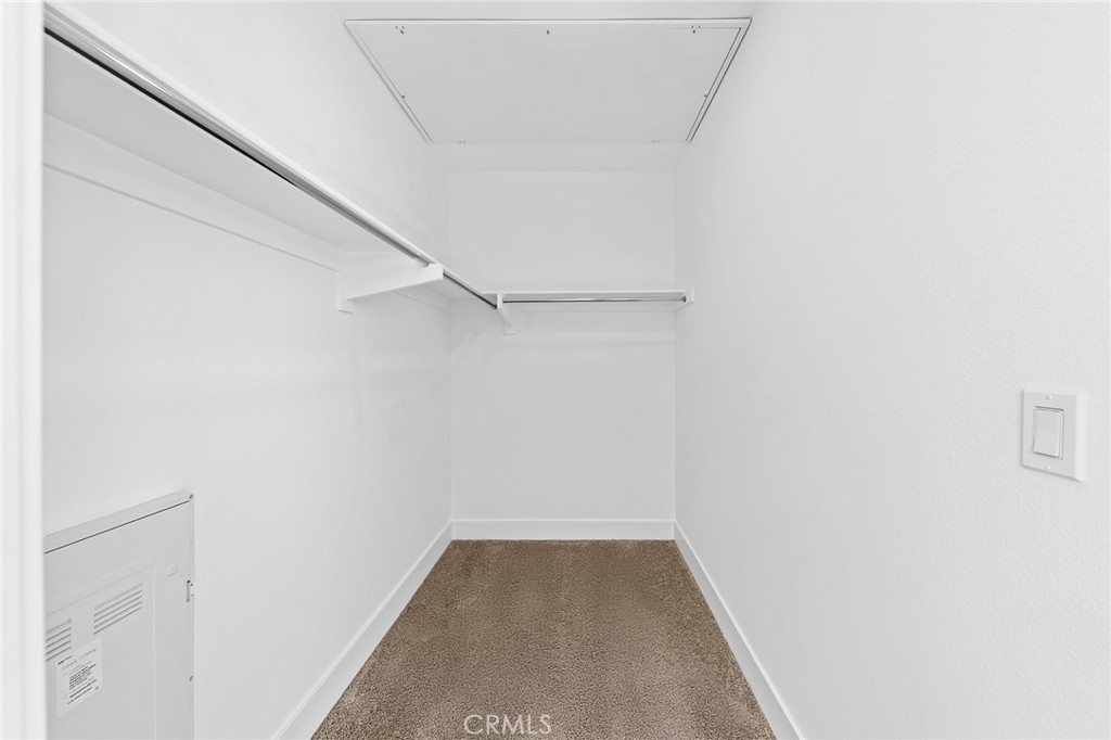 709 E Walnut Street 228