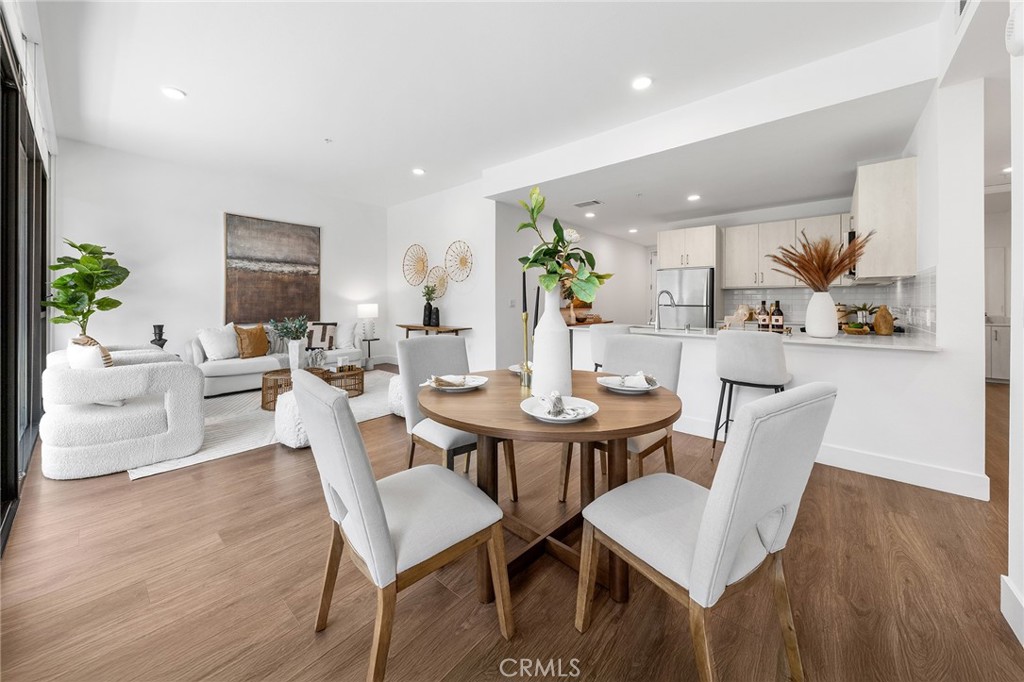 709 E Walnut Street 228