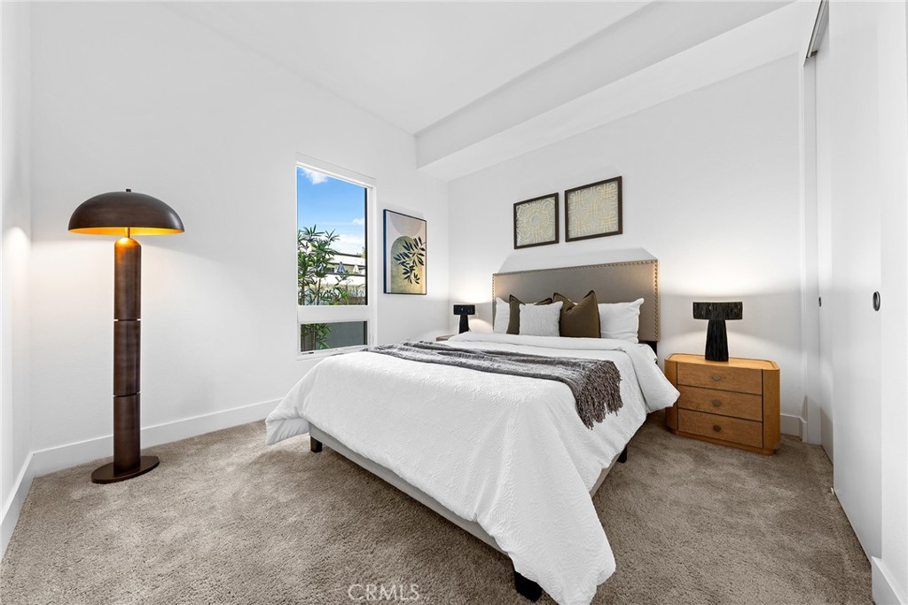 709 E Walnut Street 228