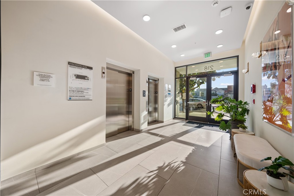 709 E Walnut Street 214