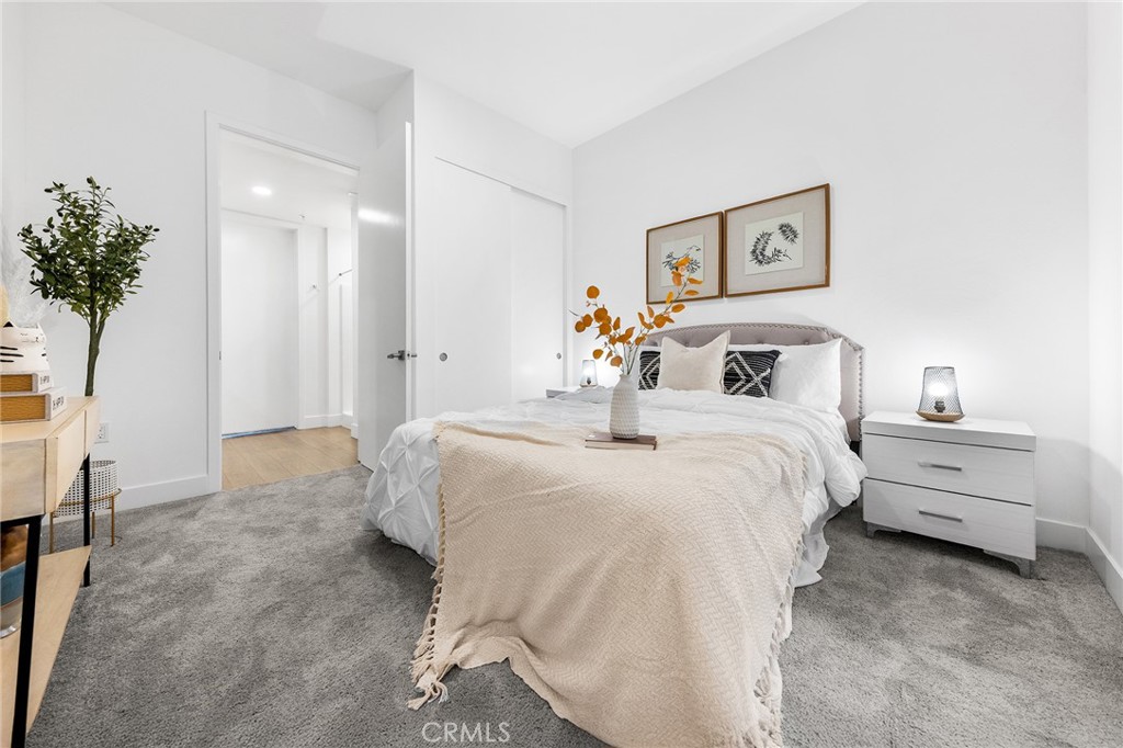 709 E Walnut Street 214