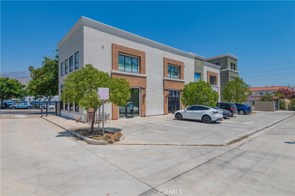 2956 E Colorado Boulevard