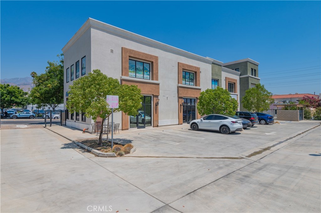 2956 E Colorado Boulevard