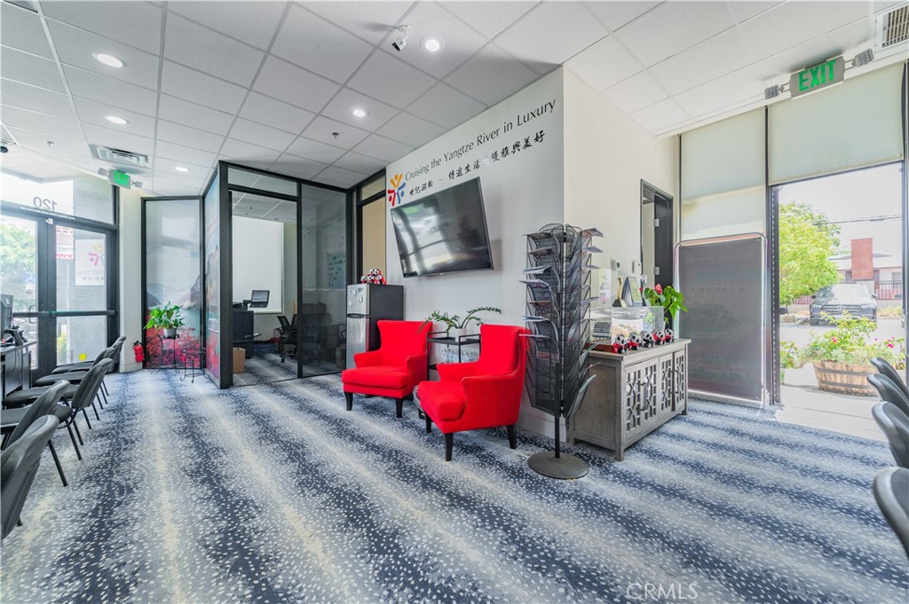 2956 E Colorado Boulevard