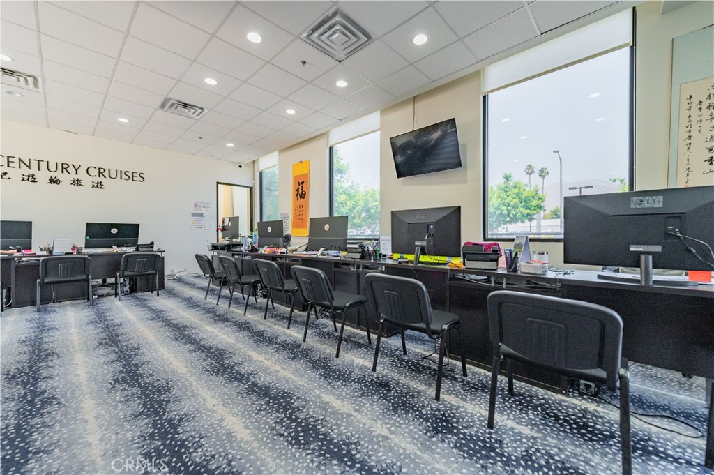 2956 E Colorado Boulevard