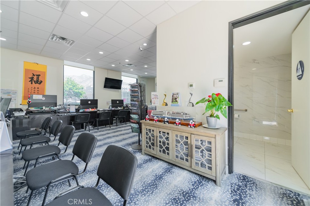 2956 E Colorado Boulevard