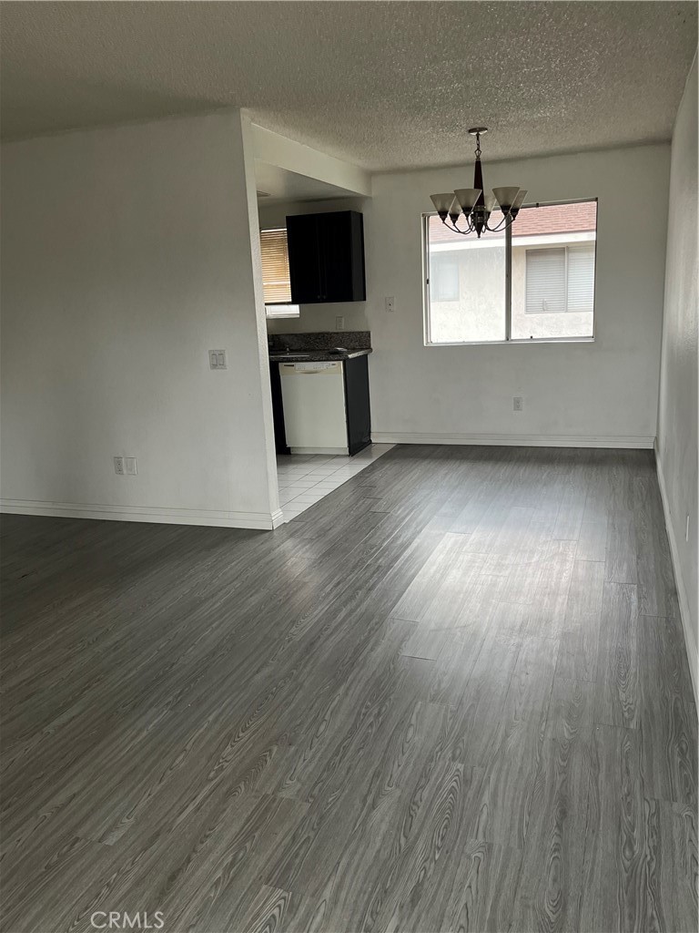 3073 Gladstone #4
