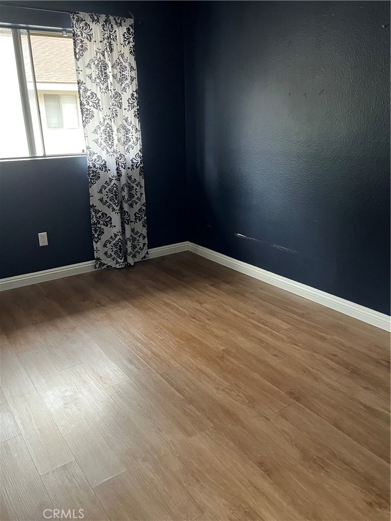 3073 Gladstone #4