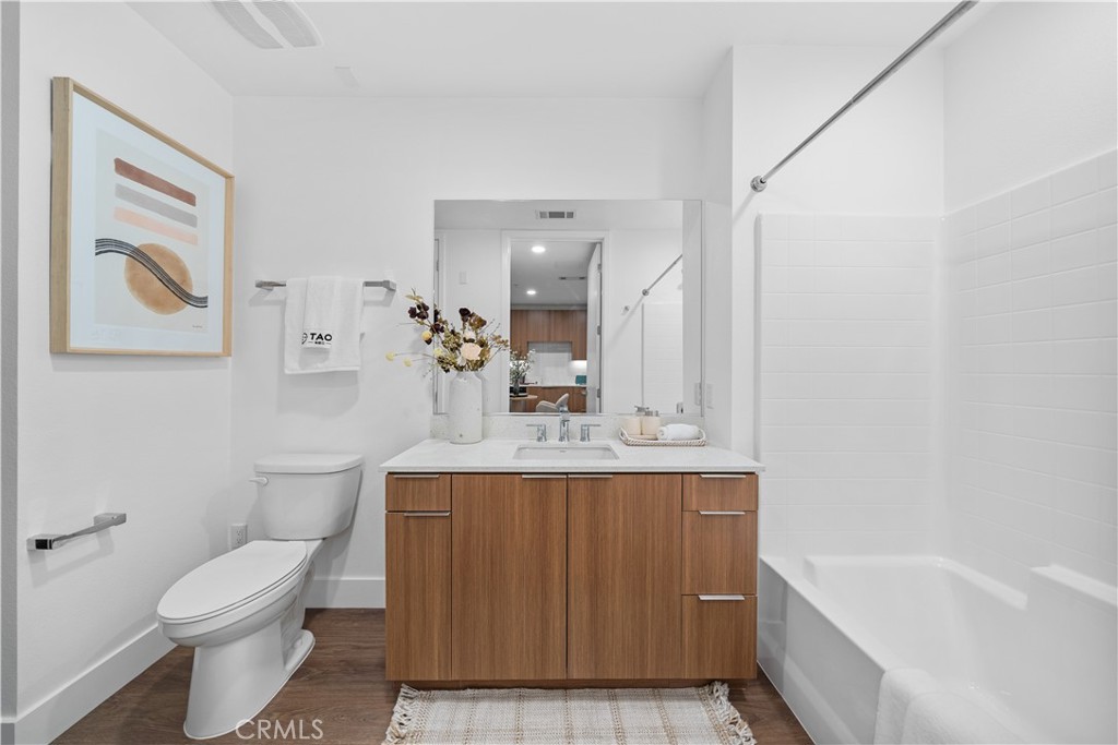 709 E Walnut Street 318