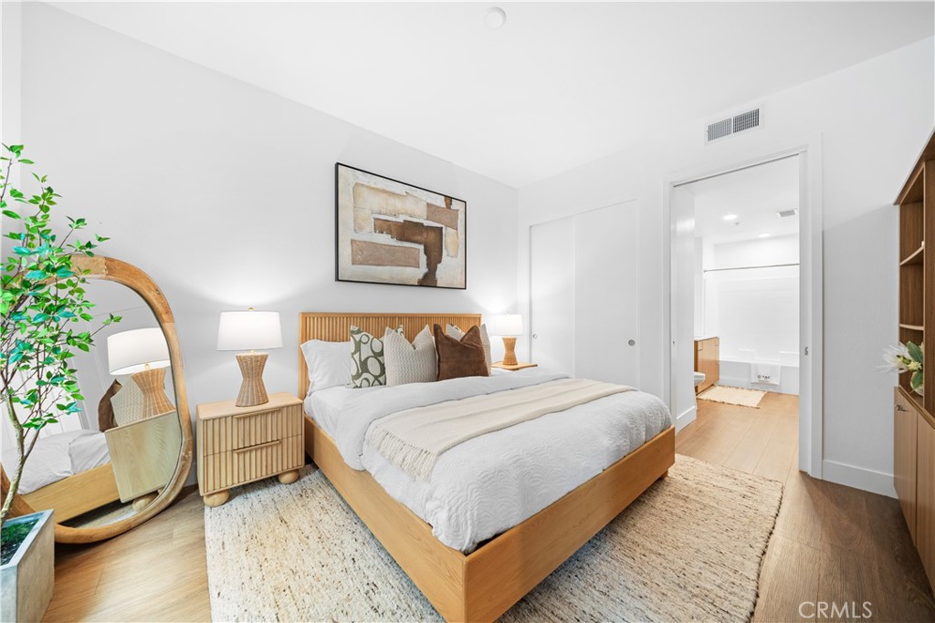 709 E Walnut Street 318