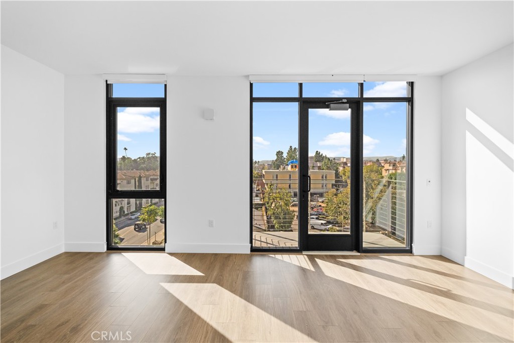 218 N El Molino Avenue 501