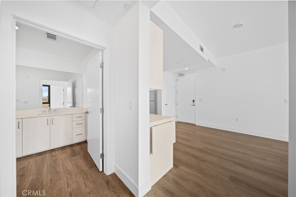 218 N El Molino Avenue 501