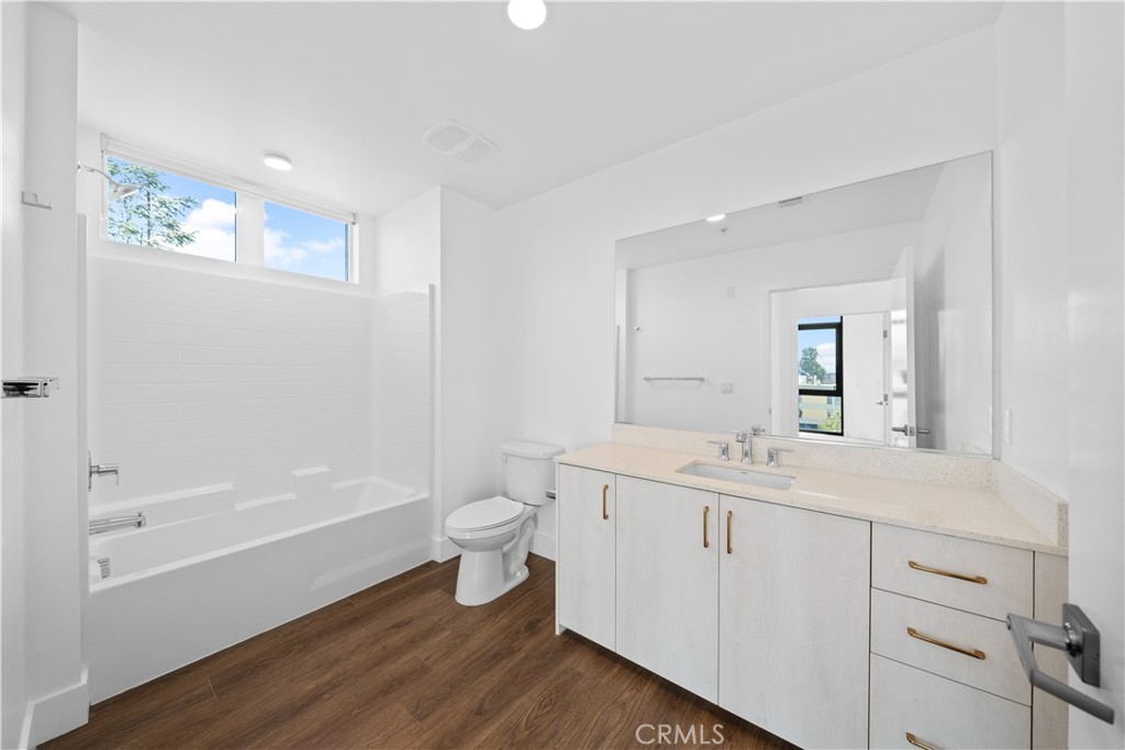 218 N El Molino Avenue 501