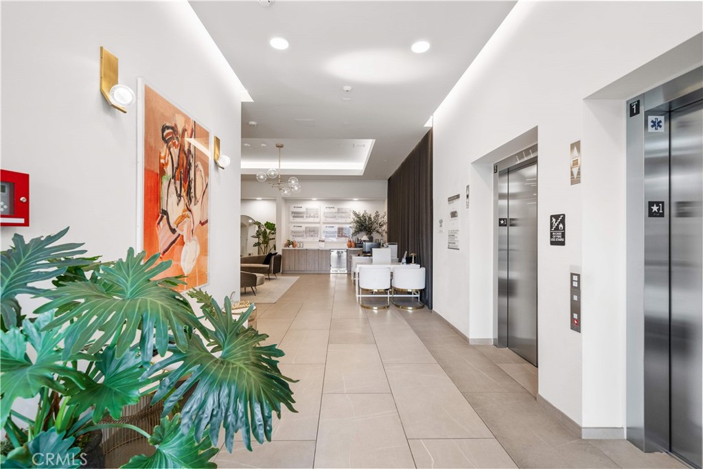 218 N El Molino Avenue 501