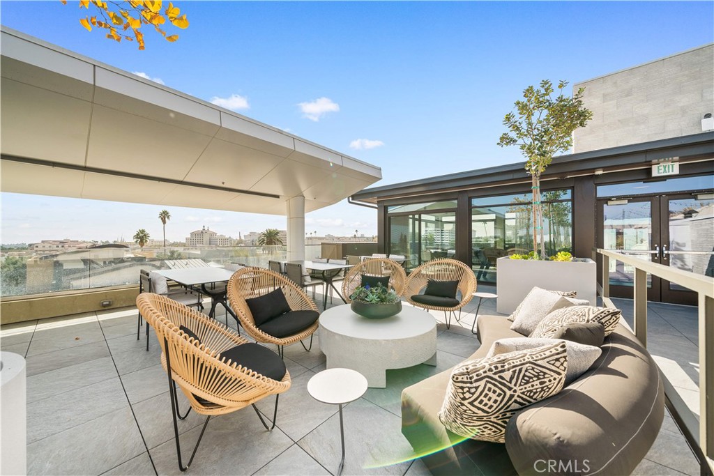 218 N El Molino Avenue 501