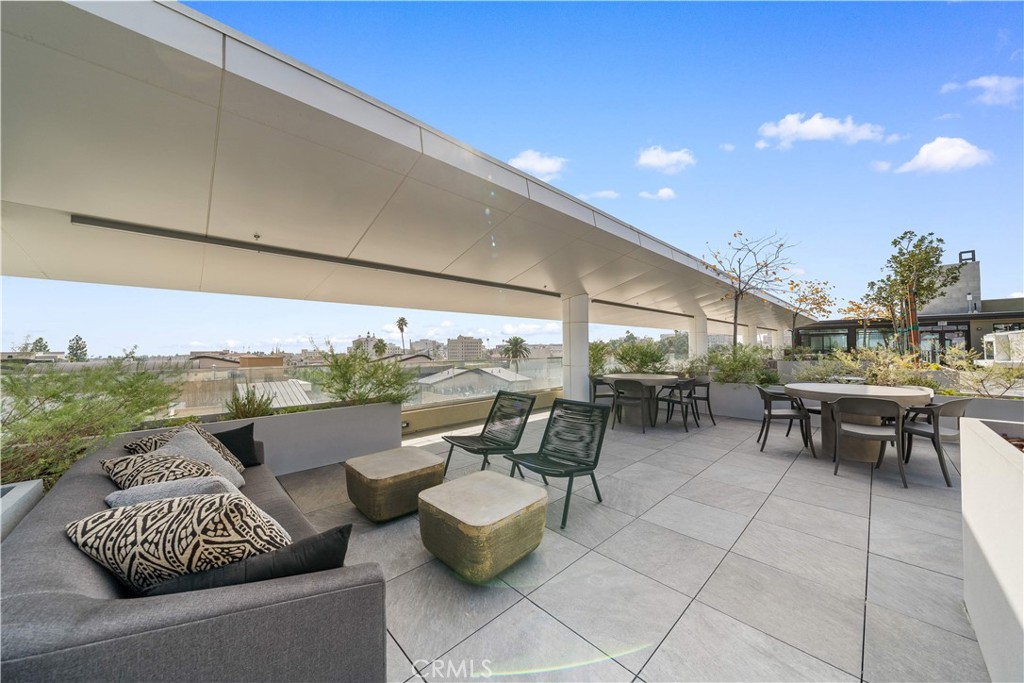 218 N El Molino Avenue 501