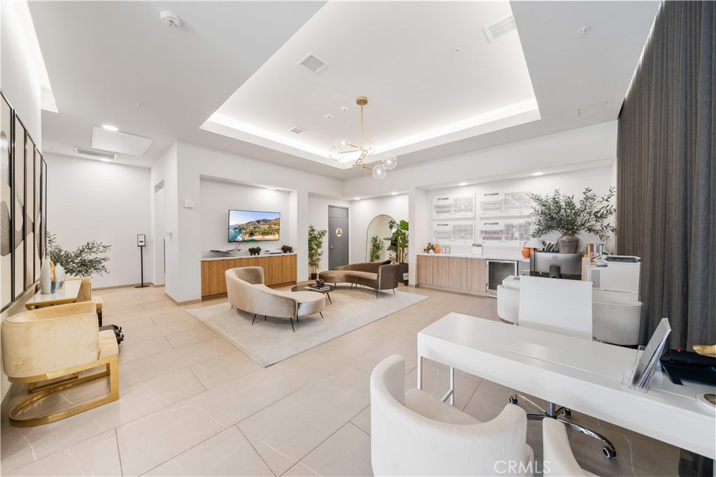 218 N El Molino Avenue 501