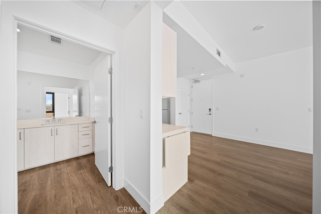 218 N El Molino Avenue 501