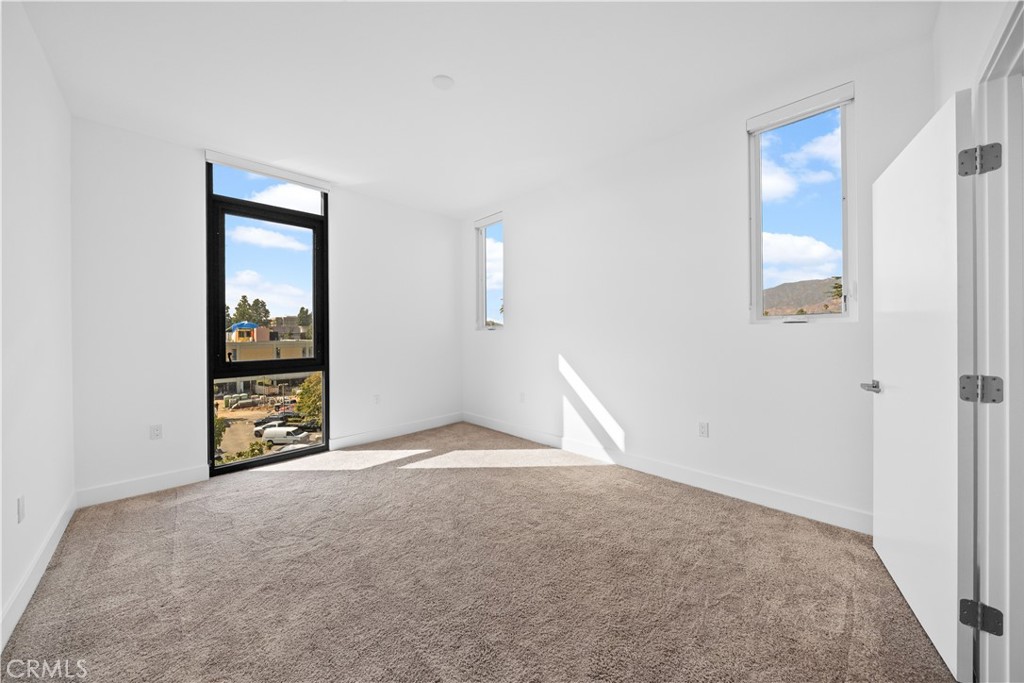 218 N El Molino Avenue 501