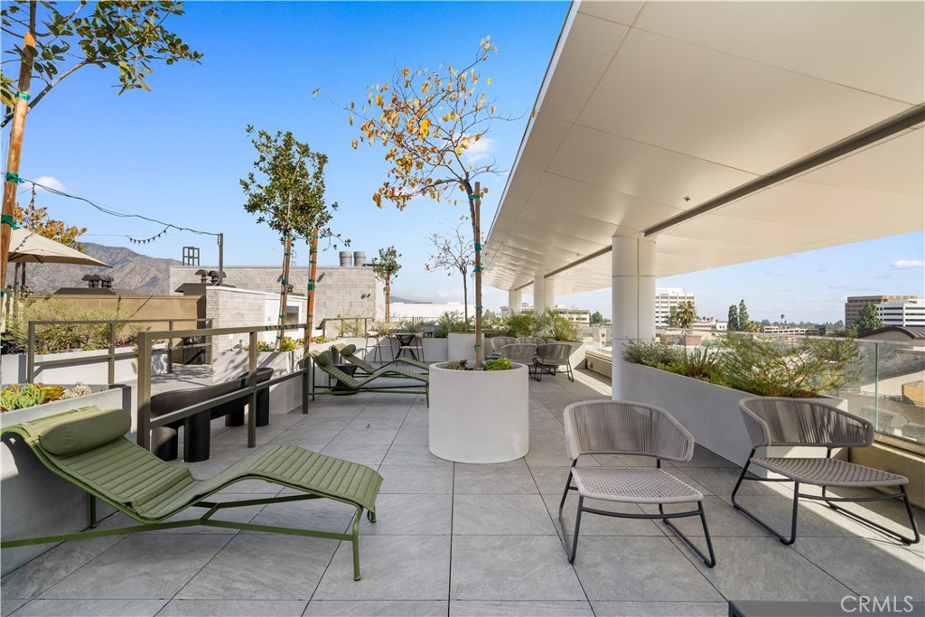 218 N El Molino Avenue 501