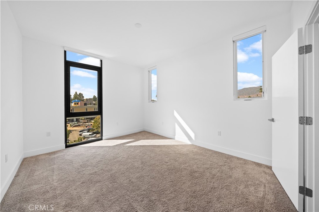 218 N El Molino Avenue 501
