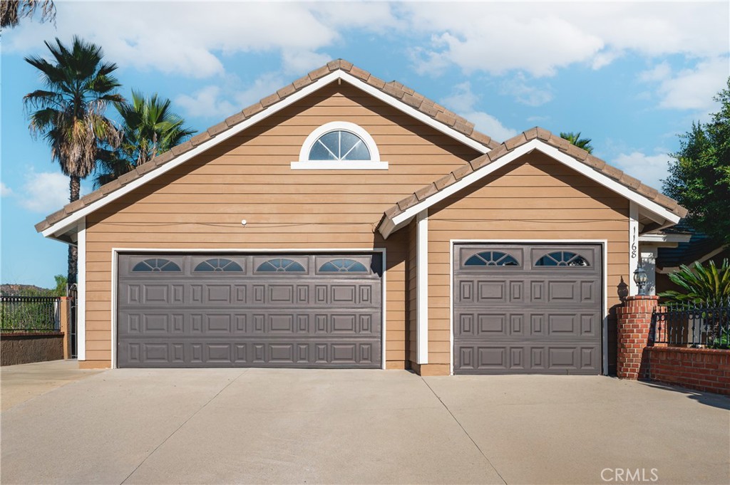 1168 Regal Canyon Dr