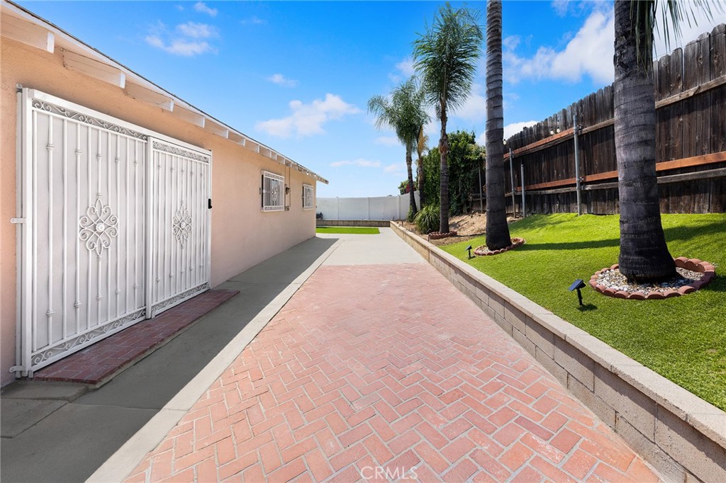 21127 E Cypress Street