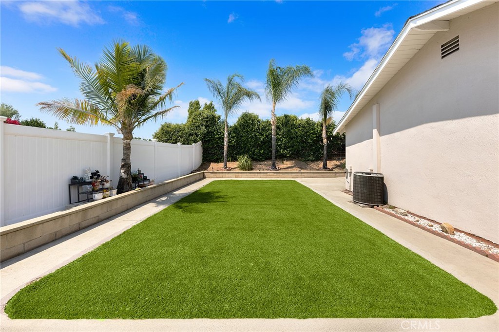 21127 E Cypress Street