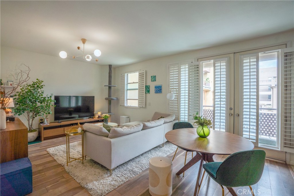 201 E Angeleno Avenue 206