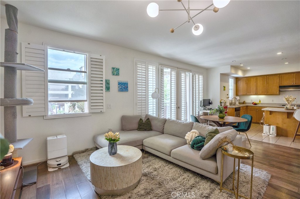 201 E Angeleno Avenue 206