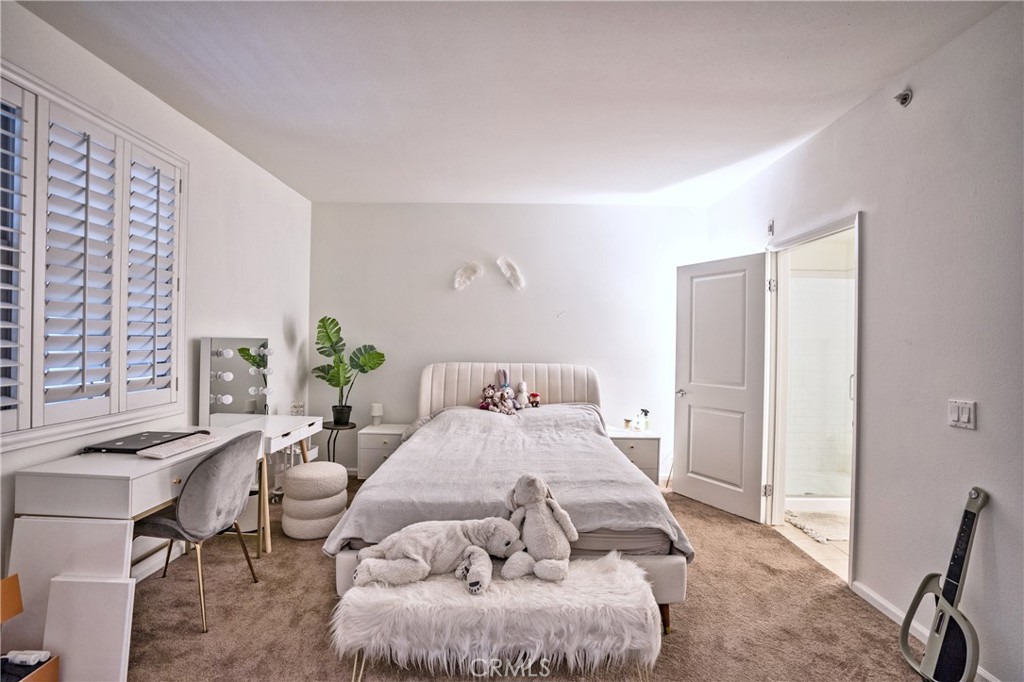 201 E Angeleno Avenue 206