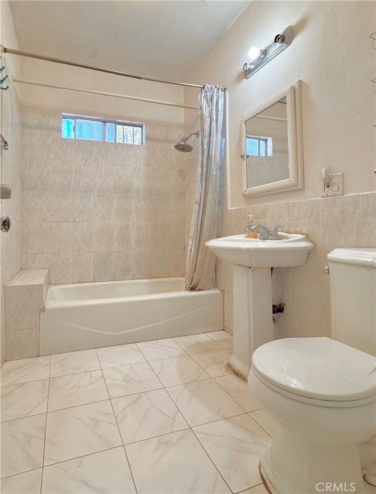 3817 Rosemead Boulevard