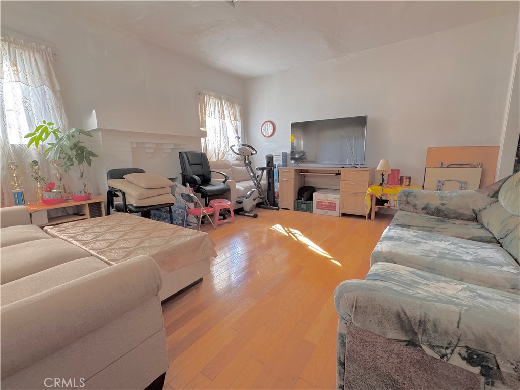 3817 Rosemead Boulevard