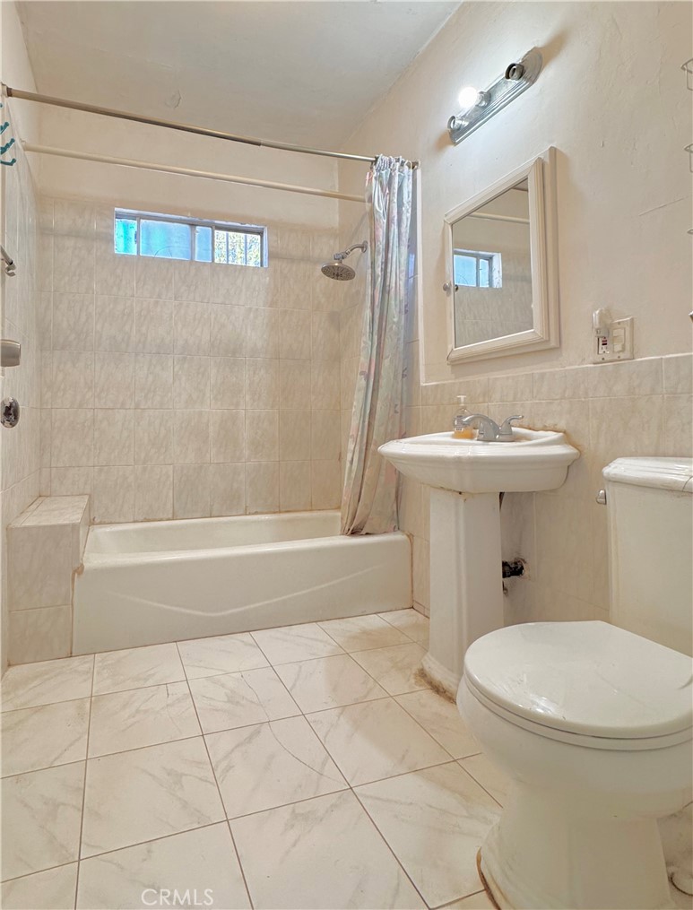 3817 Rosemead Boulevard