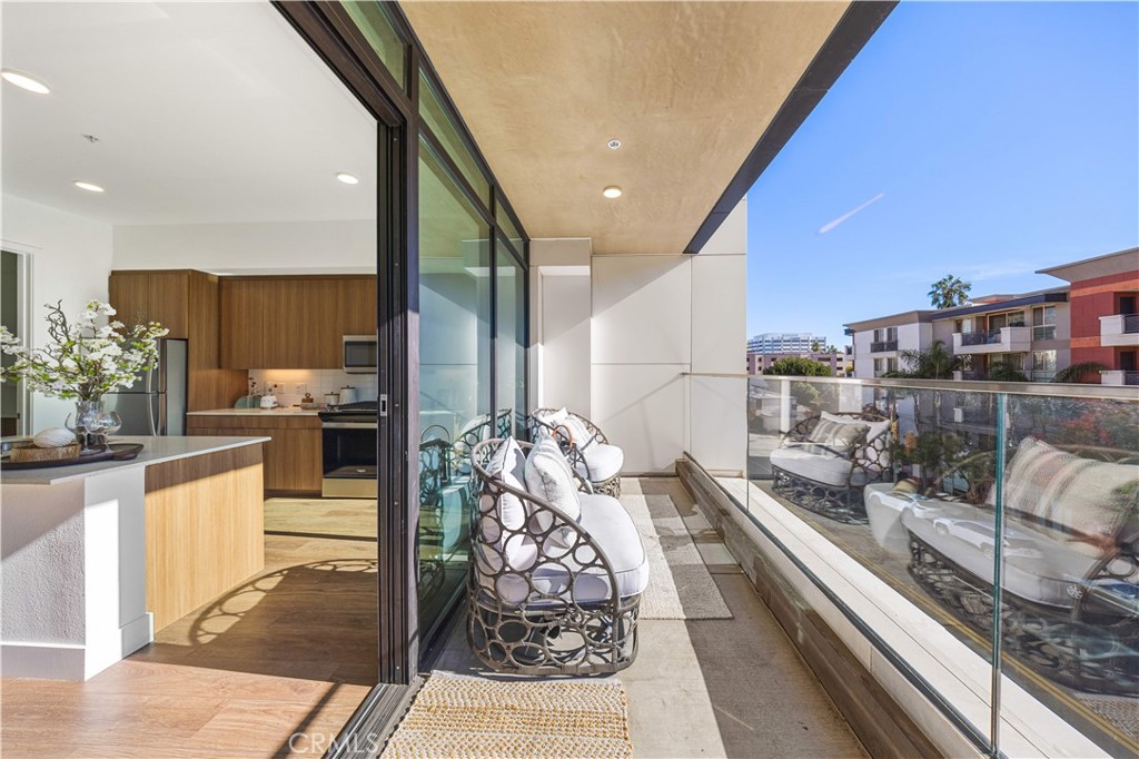 709 E Walnut Street 315