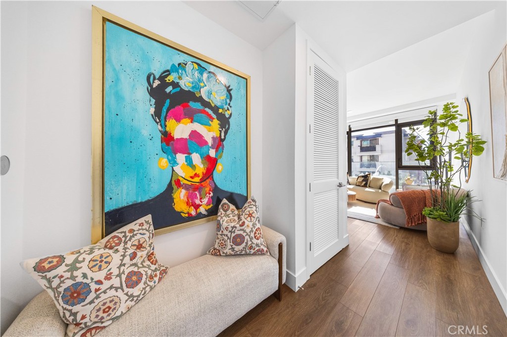 709 E Walnut Street 315