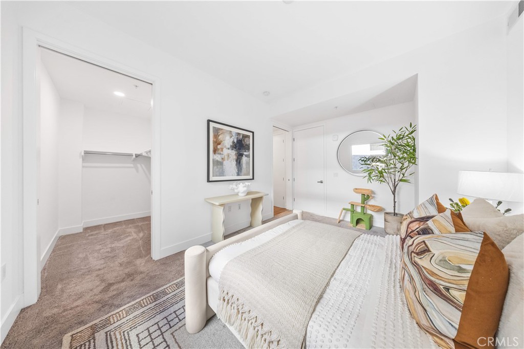 709 E Walnut Street 315