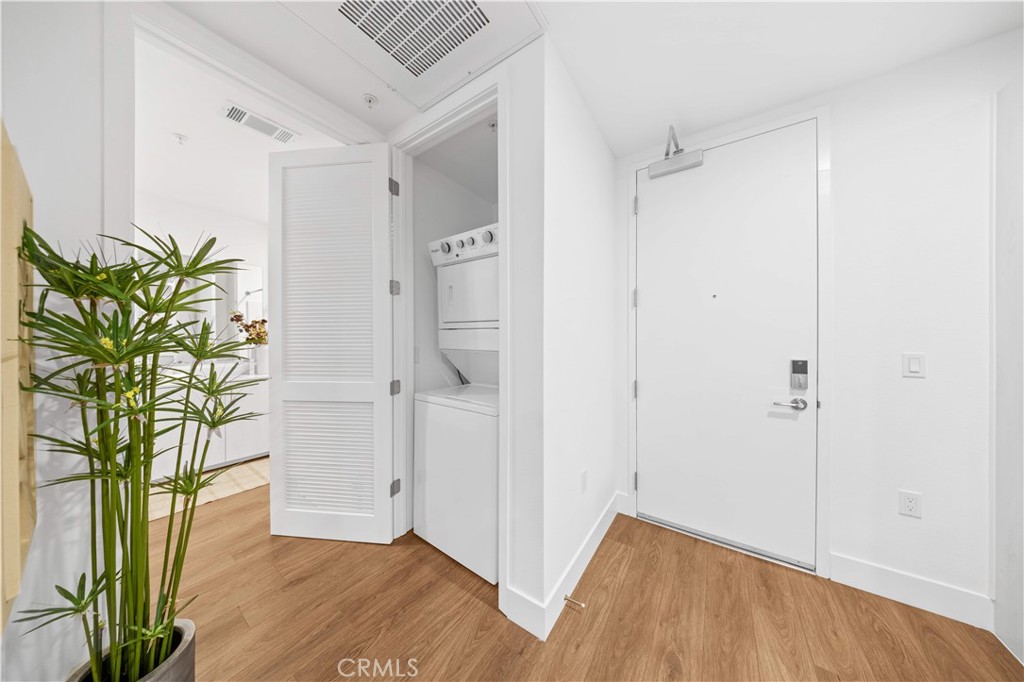 709 E Walnut Street 222