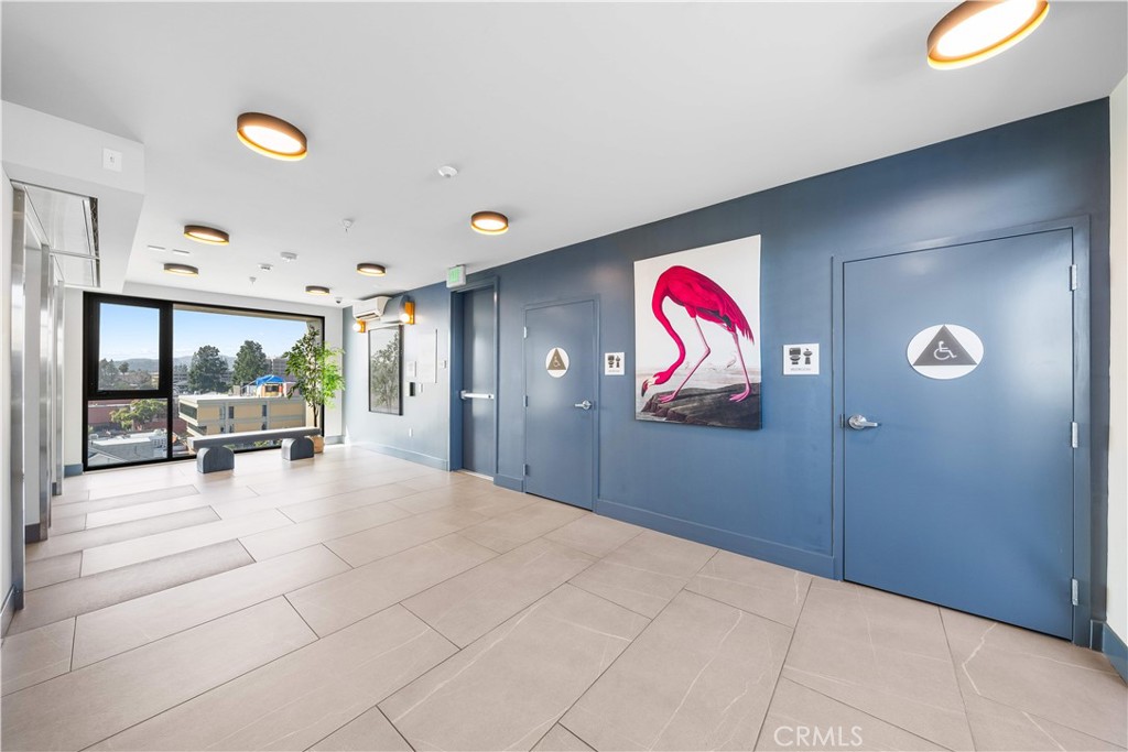 709 E Walnut Street 222