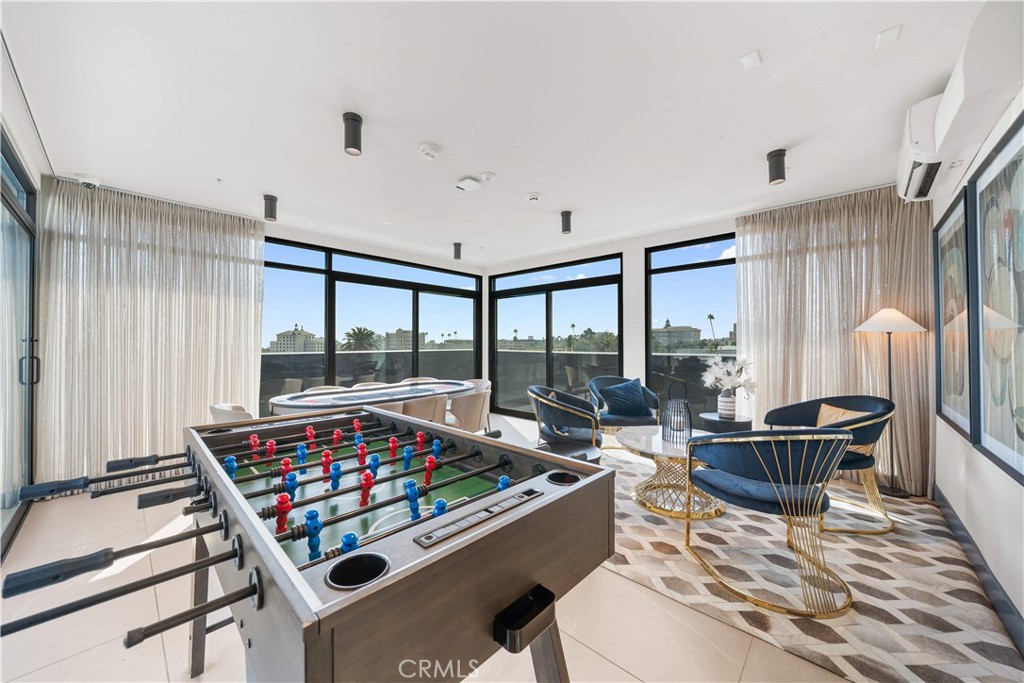 709 E Walnut Street 222