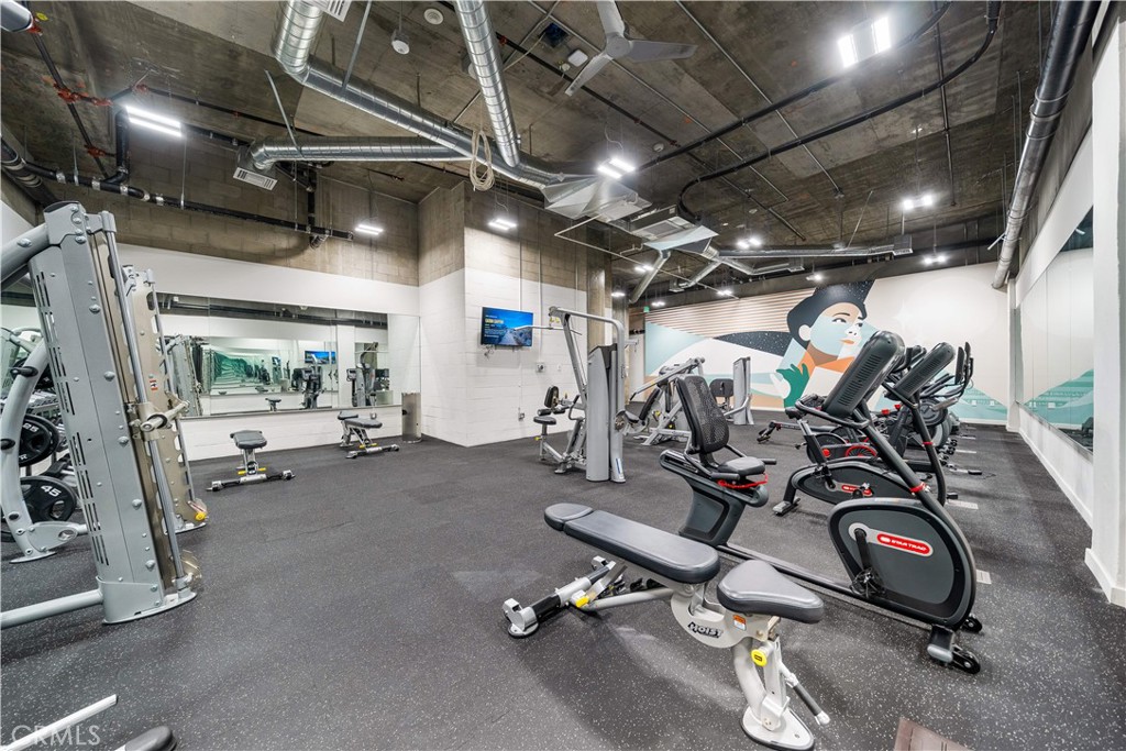 709 E Walnut Street 222