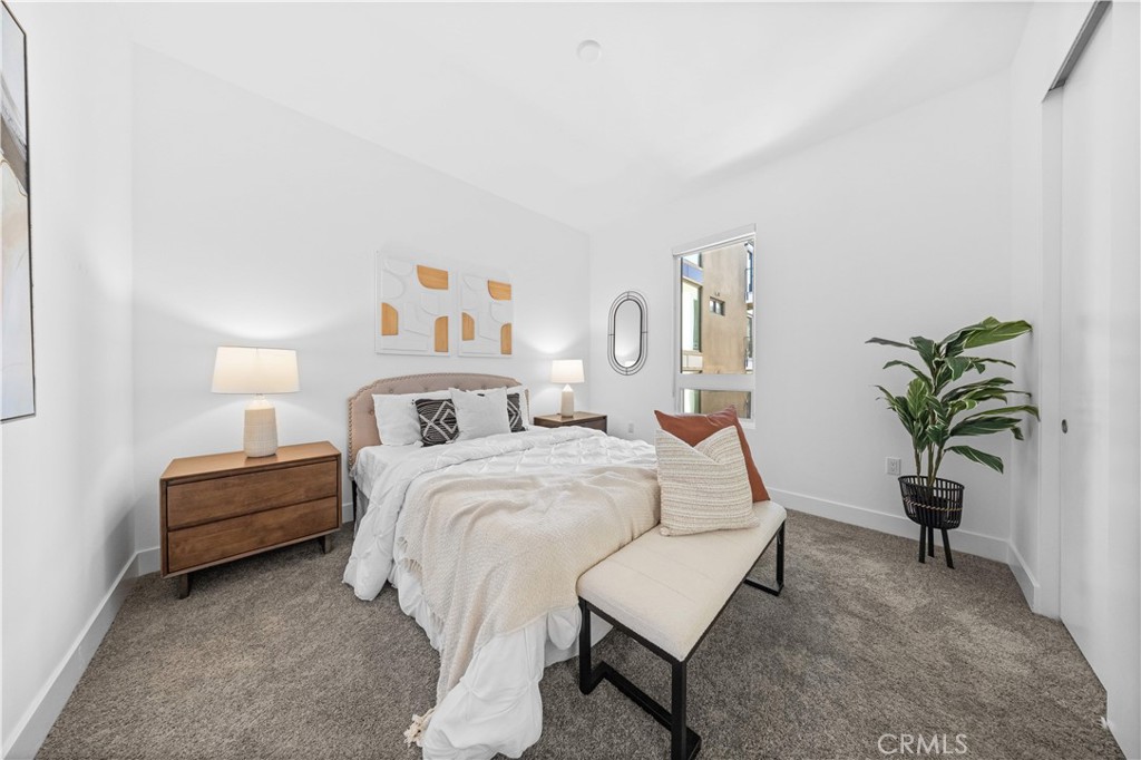 709 E Walnut Street 417