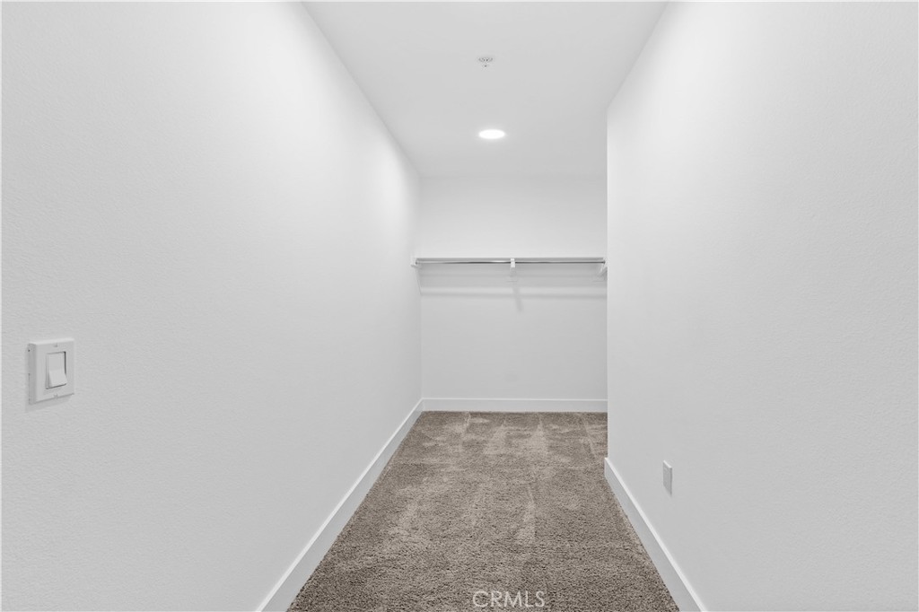 709 E Walnut Street 417