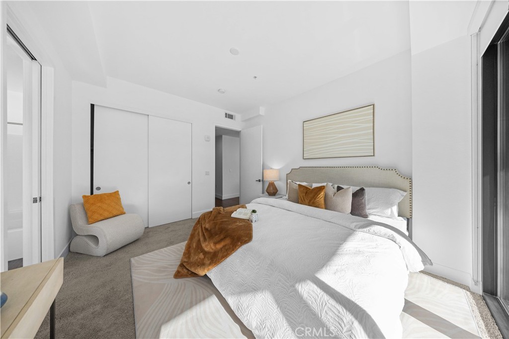 709 E Walnut Street 417