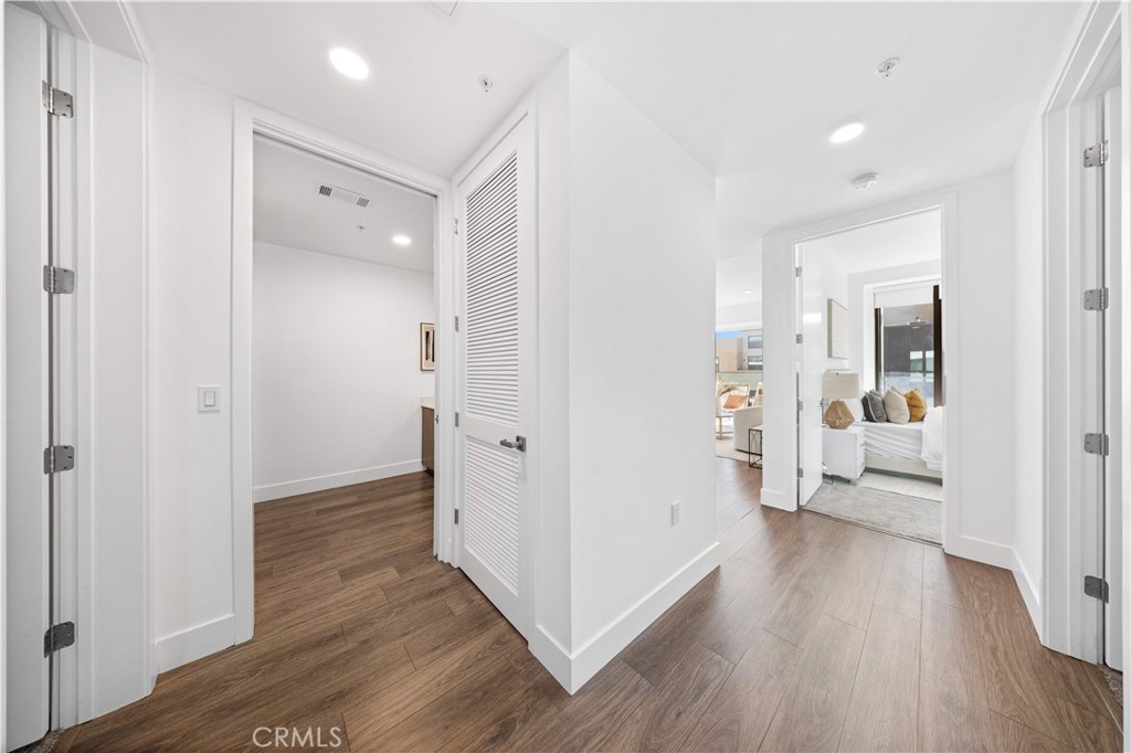 709 E Walnut Street 417