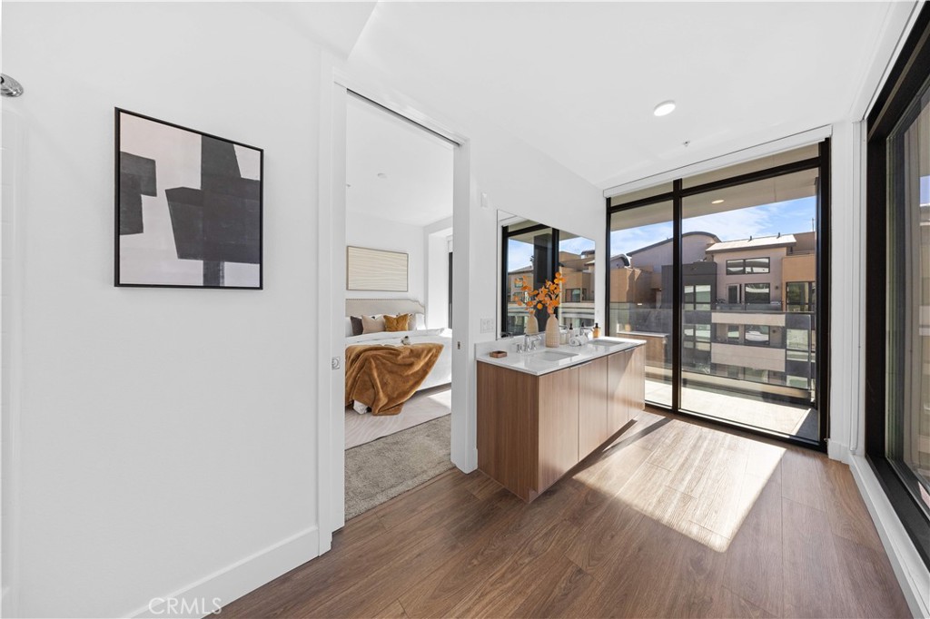 709 E Walnut Street 417