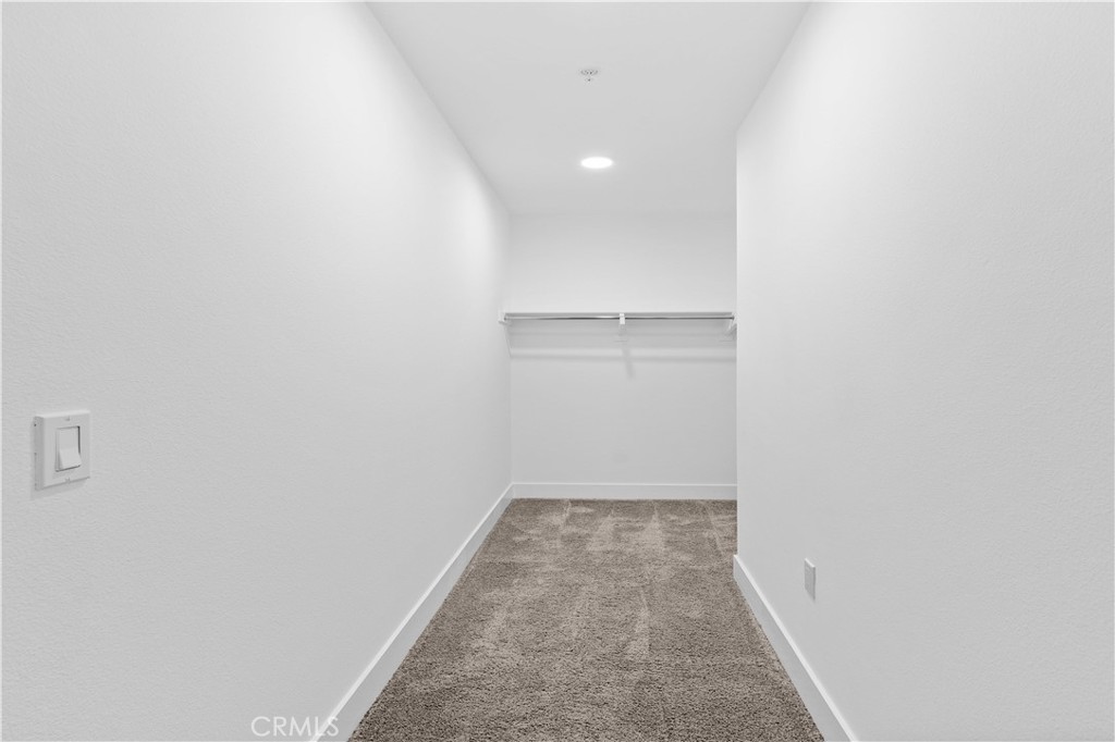 709 E Walnut Street 417